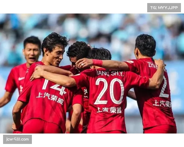 费耶诺德客场3-1击败前进之鹰 联赛九连胜领跑积分榜